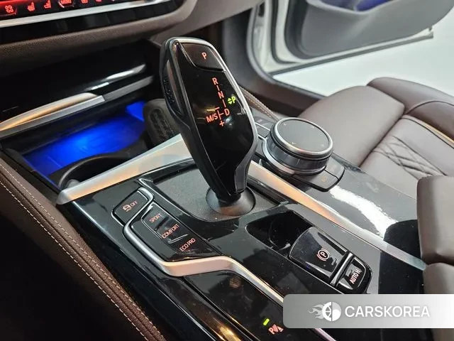 BMW 5 Series (G30) id 3366739 из Кореи 19