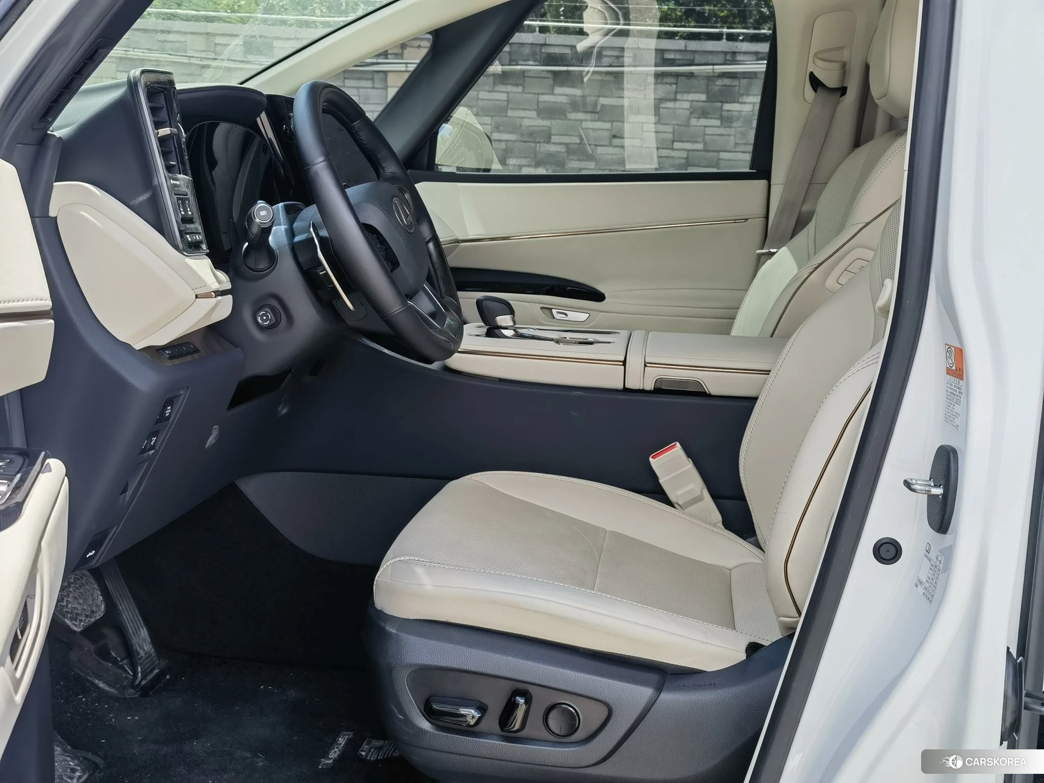 Lexus LM id 4452586 из Китая 18
