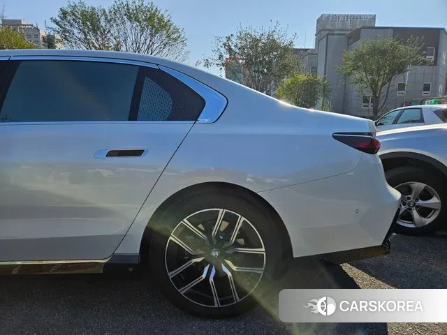 BMW 7 Series (G70) id 3315237 из Кореи 18