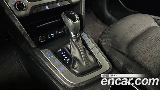 Hyundai Avante AD id 2273085 из Кореи 19