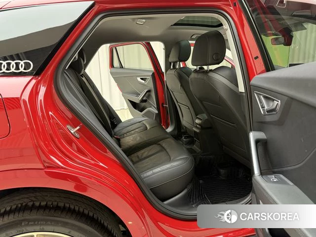 Audi Q2L id 4299422 из Китая 18