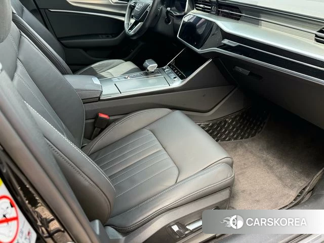 Audi A6L id 4271801 из Китая 9