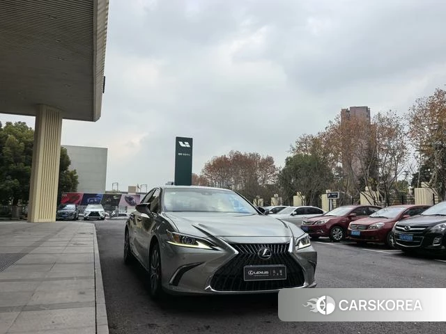 Lexus ES id 4279027 из Китая 16