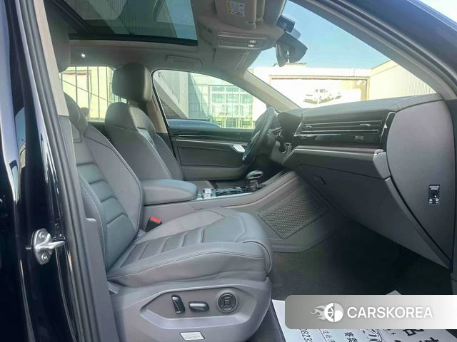 Volkswagen Touareg id 4213918 из Китая 26