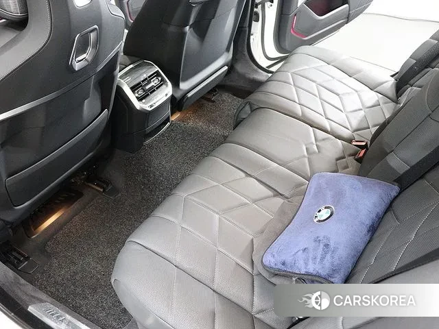 BMW 7 Series (G70) id 3383036 из Кореи 19