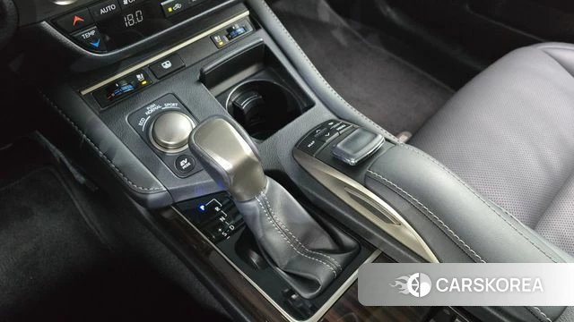 Lexus New ES300h id 4496974 из Кореи 19