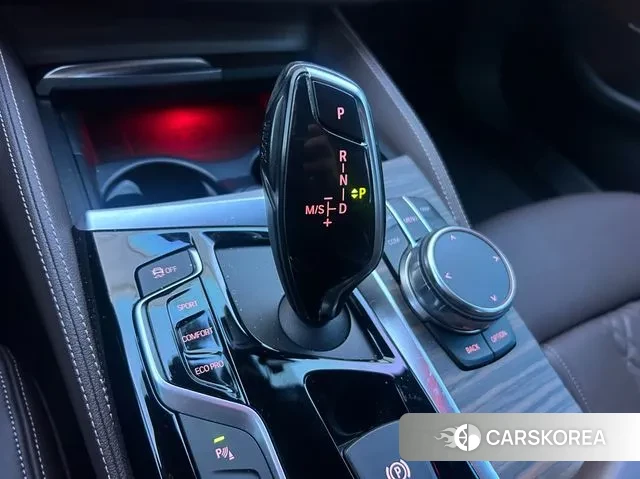 BMW 5 Series (G30) id 3619195 из Кореи 18