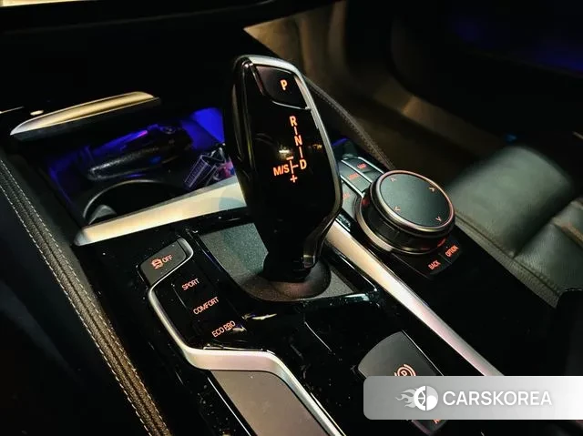 BMW 5 Series (G30) id 3385632 из Кореи 19