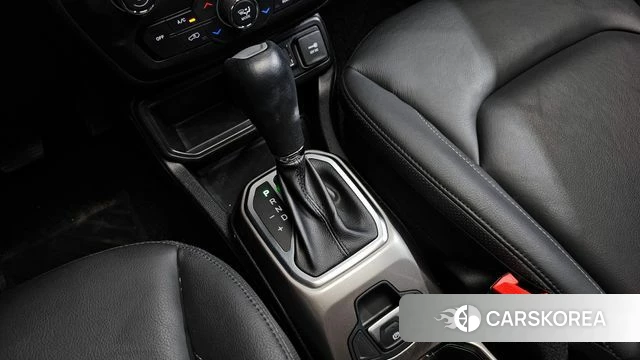 Jeep Renegade id 4625505 из Кореи 31