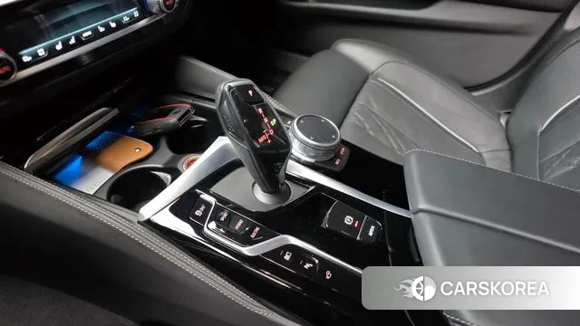 BMW 5 Series (G30) id 3708178 из Кореи 19