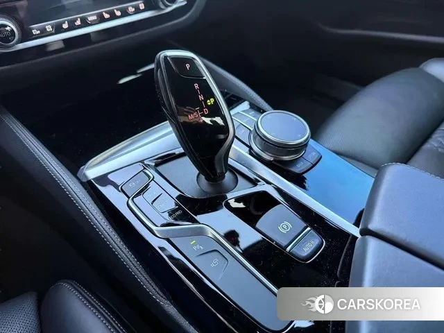 BMW 5 Series (G30) id 3439616 из Кореи 18