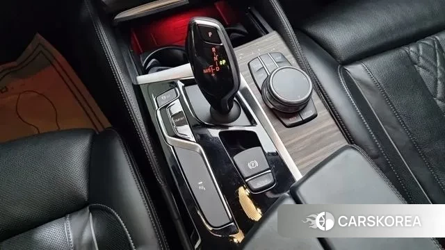 BMW 5 Series (G30) id 3107166 из Кореи 18