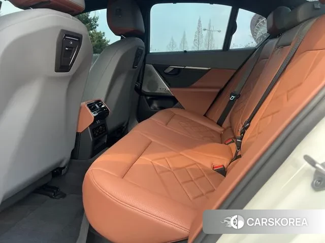 BMW 5 Series (G60) id 3739086 из Кореи 19