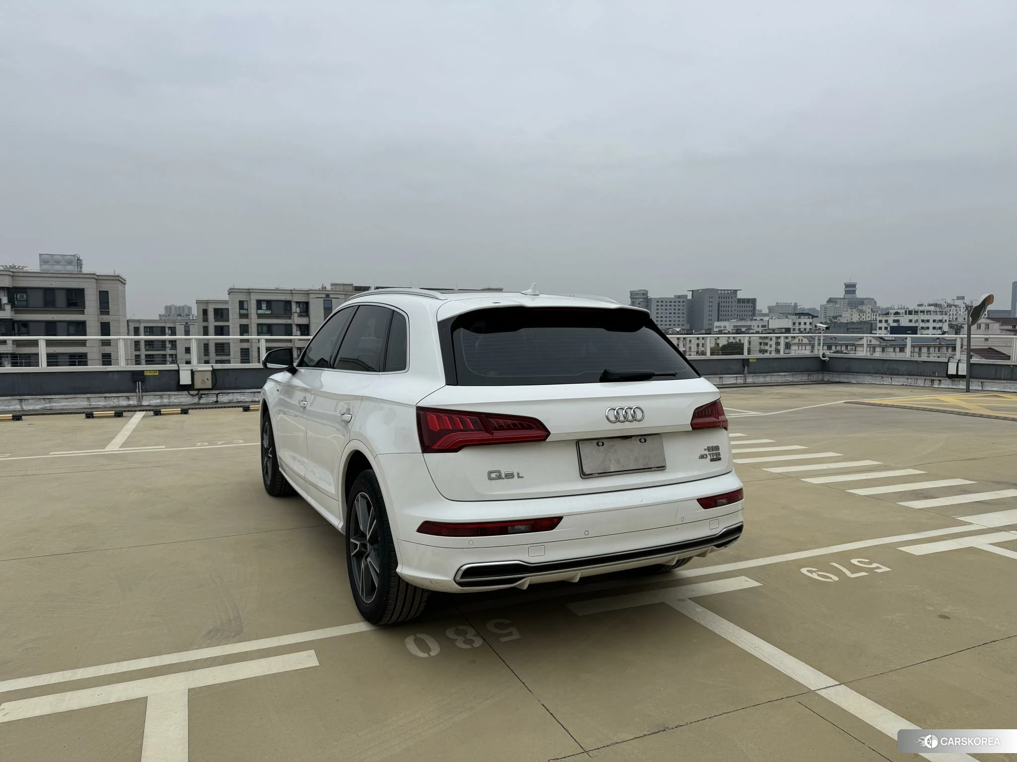 Audi Q5L id 4461480 из Китая 16