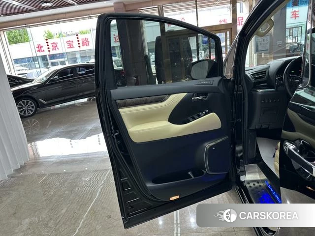 Toyota Elfa id 4258362 из Китая 17