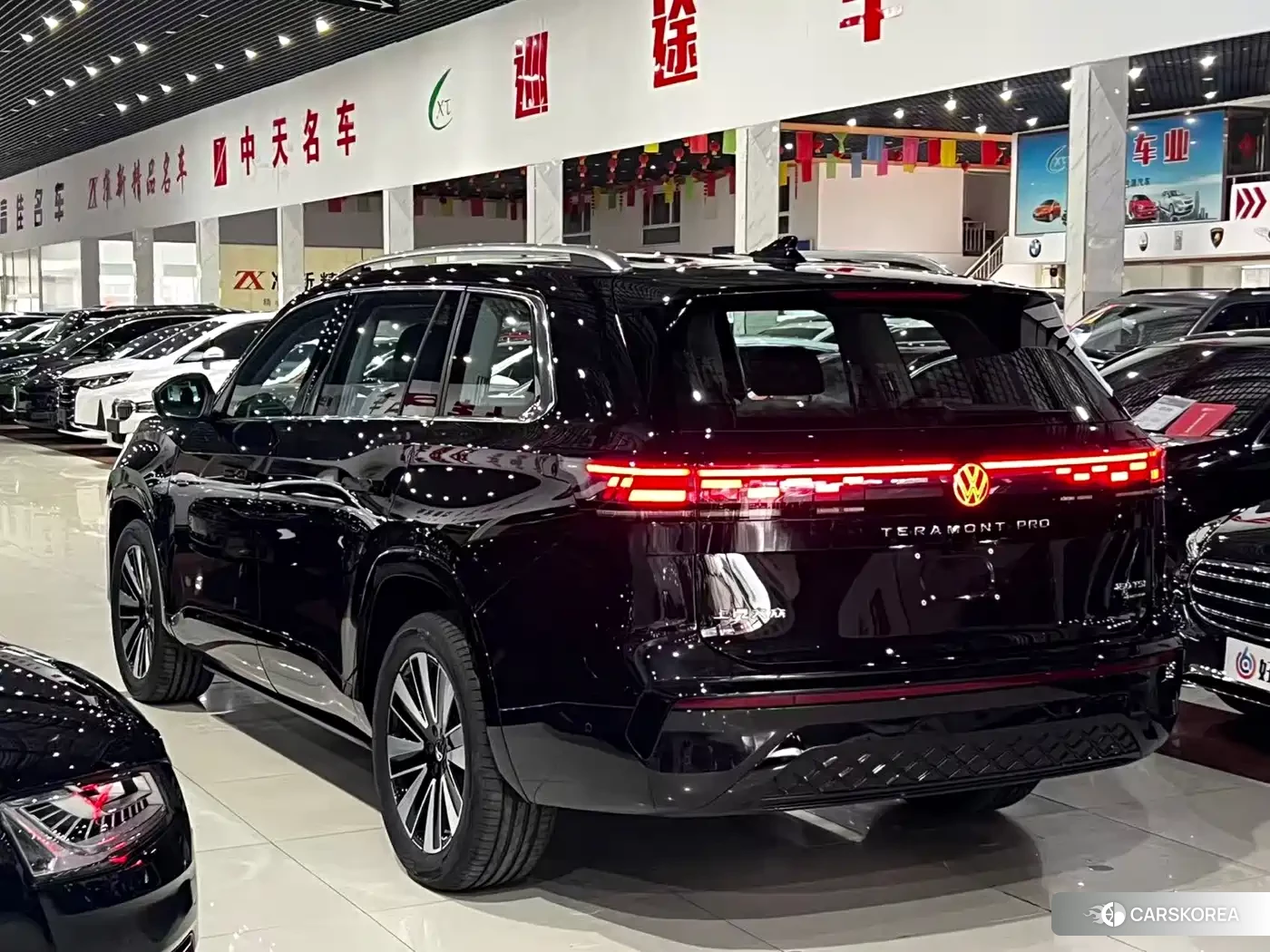 Volkswagen Touareg id 4589371 из Китая 14