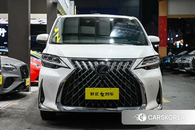 Lexus LM id 4307790 из Китая 24