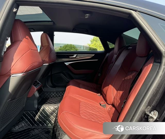 Audi A7L id 4272791 из Китая 9