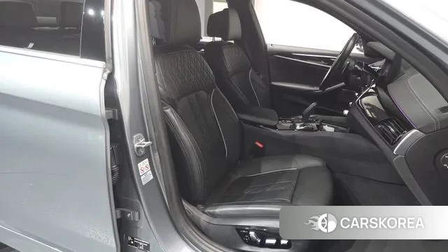 BMW 5 Series (G30) id 3432391 из Кореи 19