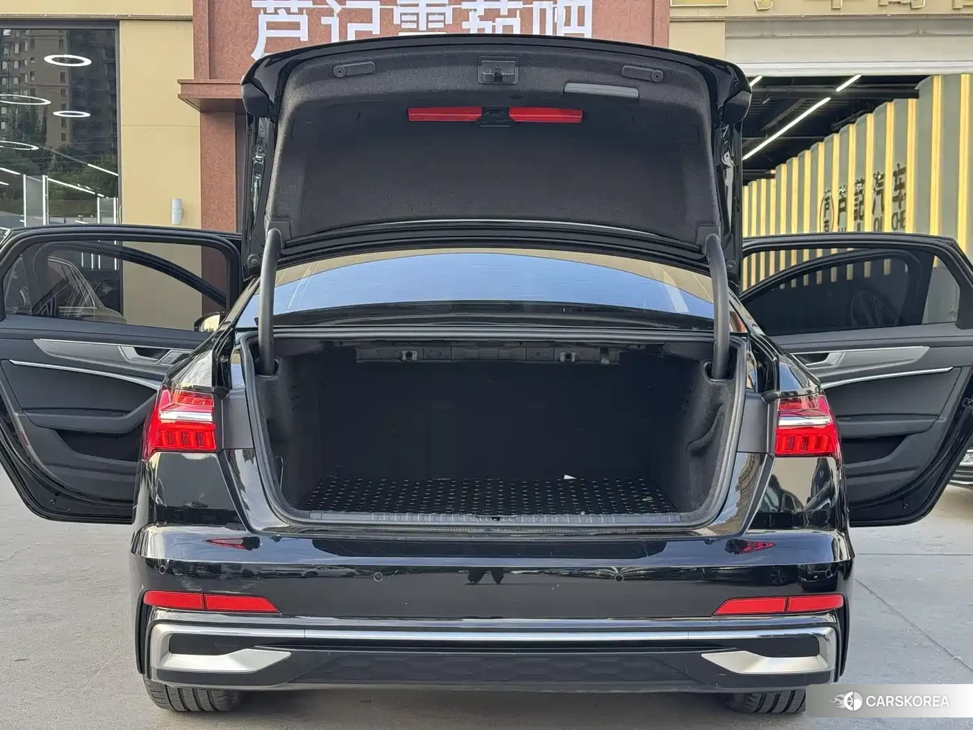 Audi A6L id 4576859 из Китая 23