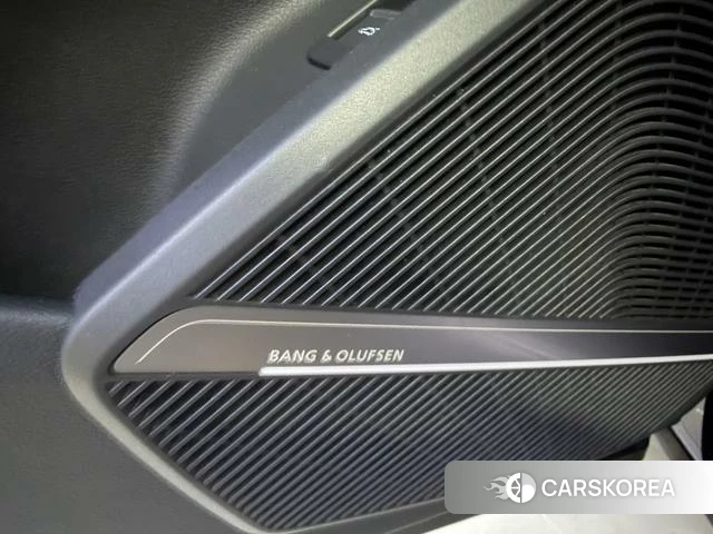 Audi Q5L id 4368157 из Китая 15