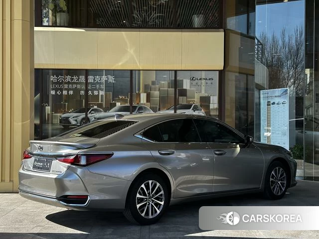 Lexus ES id 4259219 из Китая 12