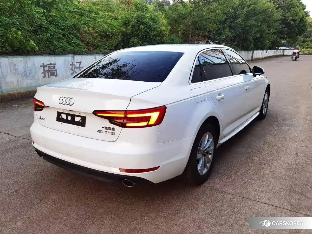 Audi A4L id 4577651 из Китая 9