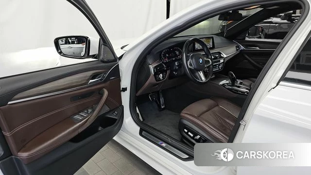 BMW 5 Series (G30) id 4688758 из Кореи 34
