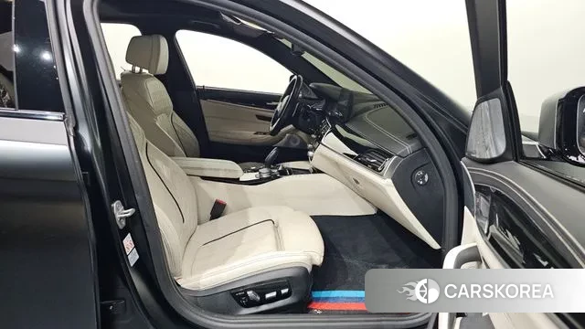 BMW 5 Series (G30) id 3697688 из Кореи 20