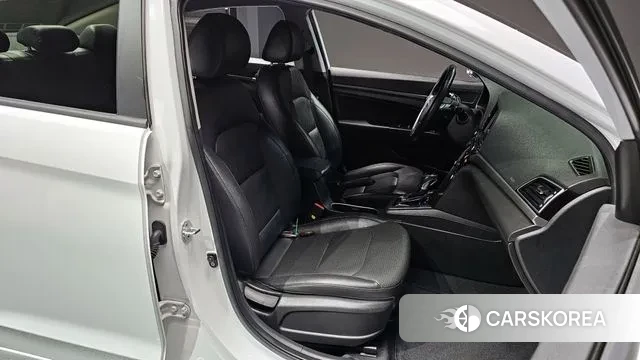 Hyundai Avante AD id 3397098 из Кореи 20