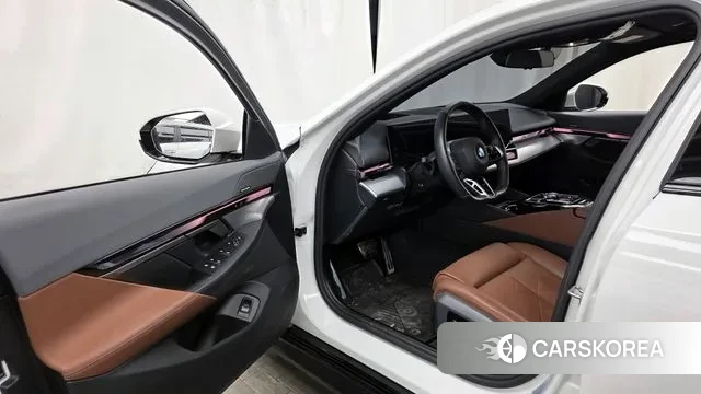 BMW 5 Series (G60) id 3576322 из Кореи 20