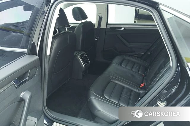 Volkswagen Passat id 4213576 из Китая 17
