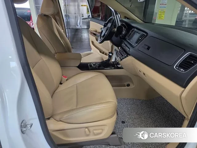 Kia All New Carnival id 3339520 из Кореи 20