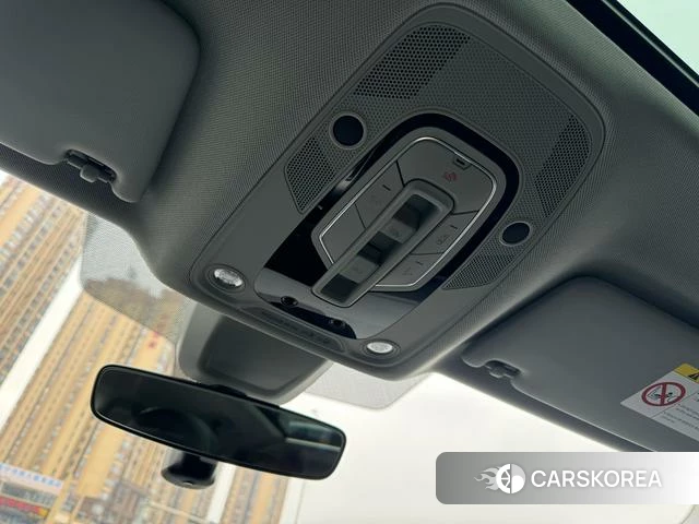 Audi Q5L id 3857939 из Китая 30