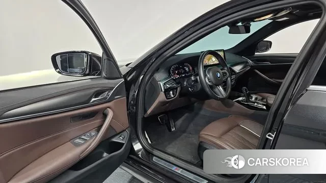 BMW 5 Series (G30) id 3566075 из Кореи 20