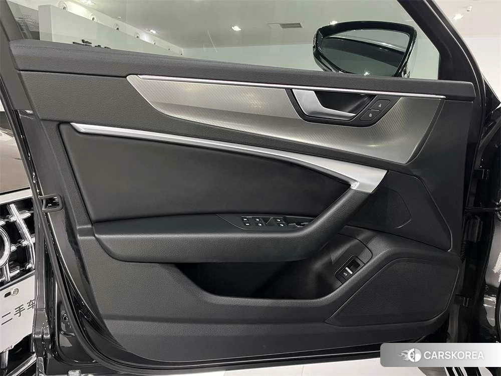 Audi A6L id 4461399 из Китая 15