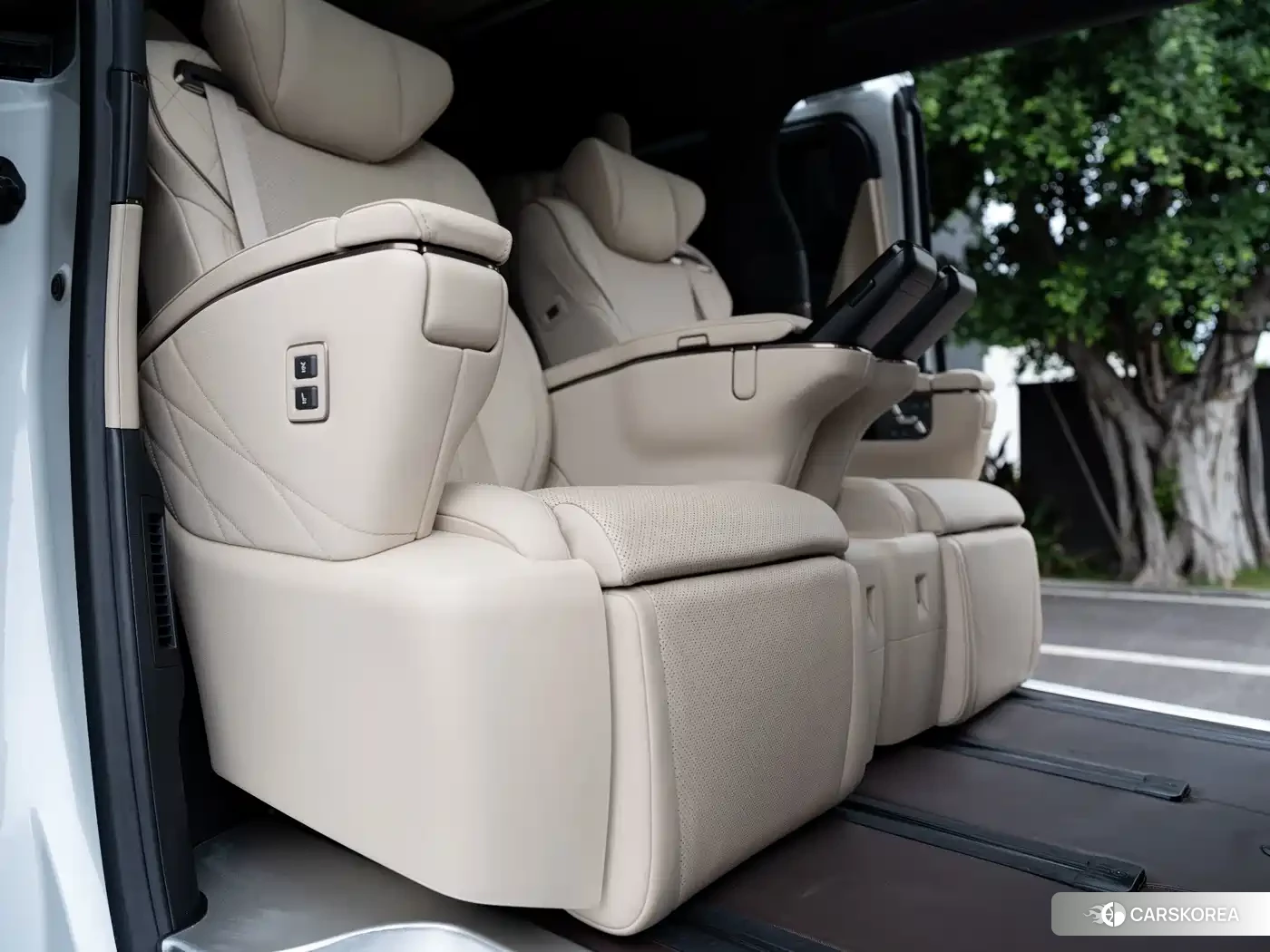 Toyota Elfa id 4622521 из Китая 16