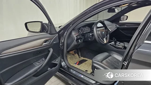 BMW 5 Series (G30) id 3672939 из Кореи 20