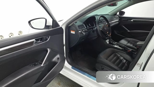 Volkswagen The New Passat id 4536498 из Кореи 32