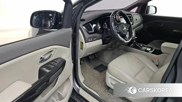 Kia All New Carnival id 4633363 из Кореи 31