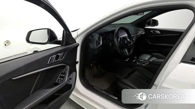 BMW 1 Series (F40) id 3349296 из Кореи 20