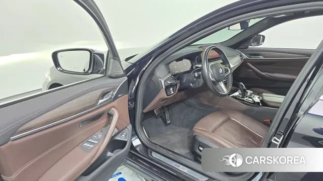 BMW 5 Series (G30) id 3650856 из Кореи 20