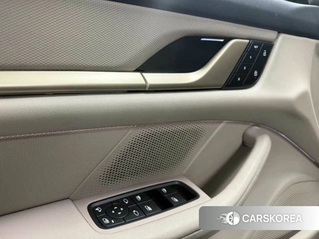 Porsche Taycan id 3934939 из Кореи 19