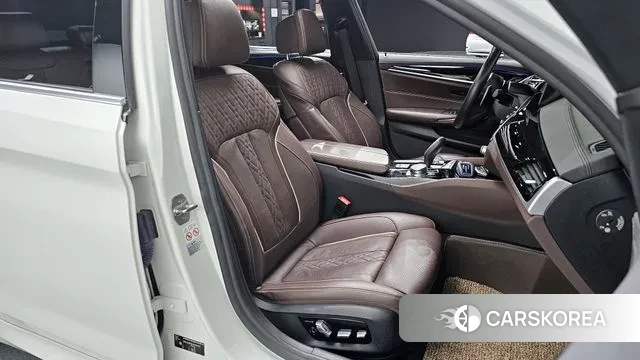 BMW 5 Series (G30) id 3039445 из Кореи 20