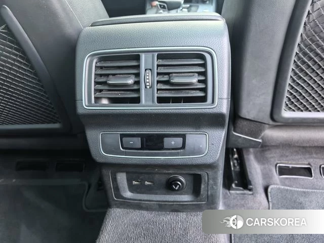 Audi Q5L id 3890655 из Китая 19