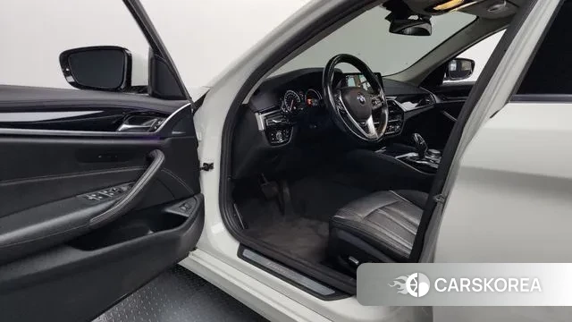 BMW 5 Series (G30) id 3449551 из Кореи 20