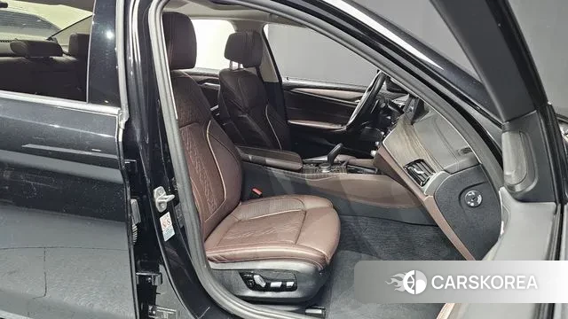 BMW 5 Series (G30) id 3489056 из Кореи 20