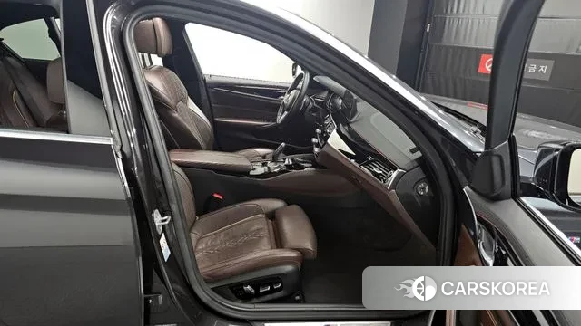 BMW 5 Series (G30) id 3386093 из Кореи 20