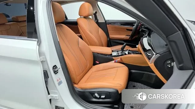 BMW 5 Series (G30) id 3284935 из Кореи 20