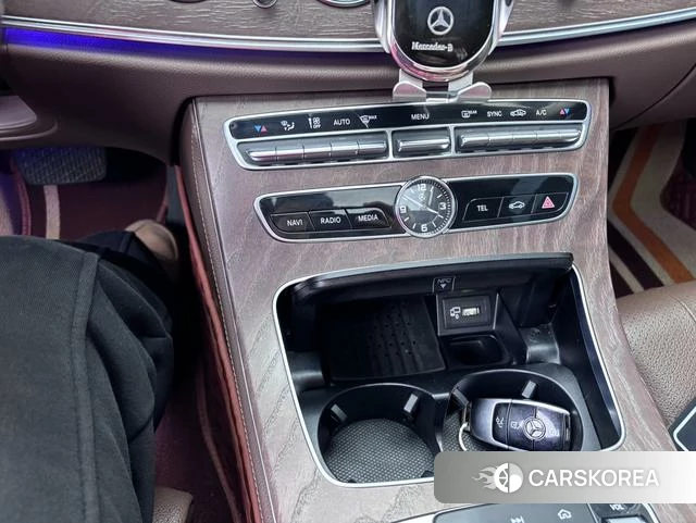 Mercedes-Benz E-class id 4241669 из Китая 14
